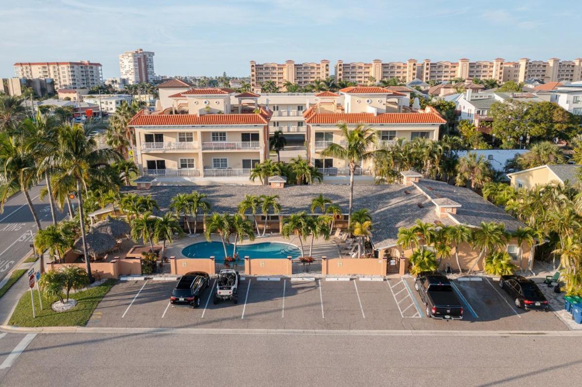 Walkable To Restaurants And Steps To The Beach! - Coconut Villa'S Suite 10 سانت بيتي بيتش المظهر الخارجي الصورة