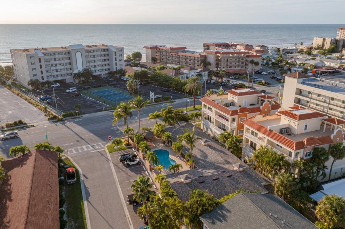 Walkable To Restaurants And Steps To The Beach! - Coconut Villa'S Suite 10 سانت بيتي بيتش المظهر الخارجي الصورة