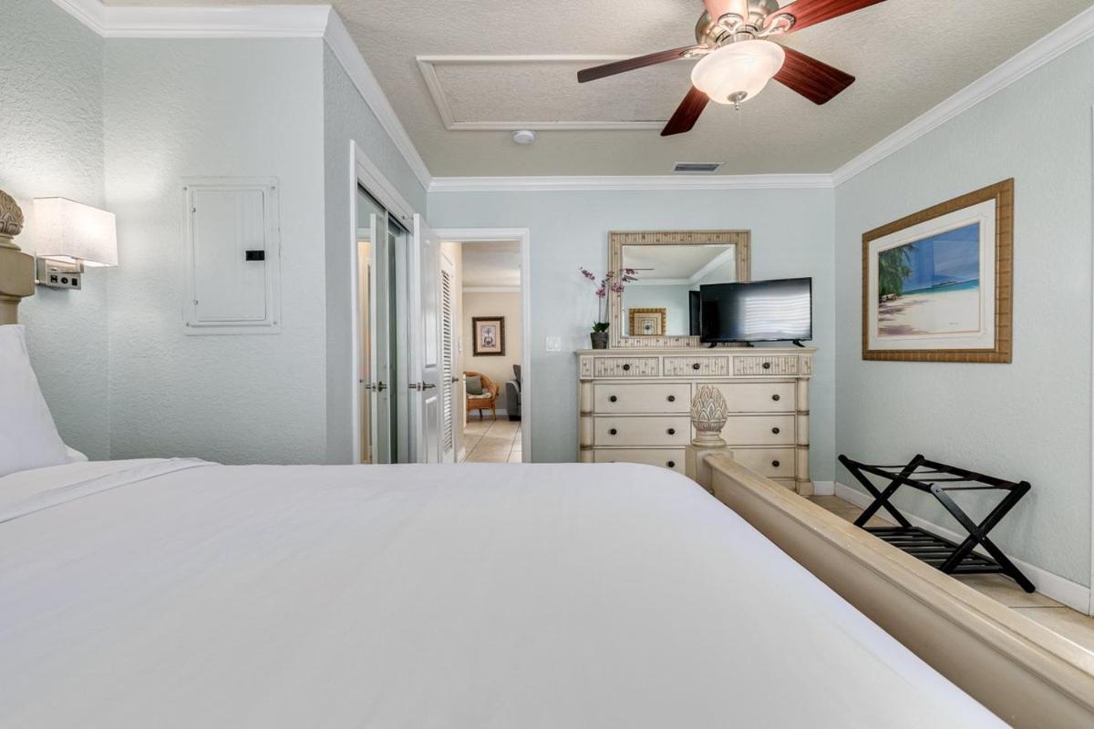 Walkable To Restaurants And Steps To The Beach! - Coconut Villa'S Suite 10 سانت بيتي بيتش المظهر الخارجي الصورة